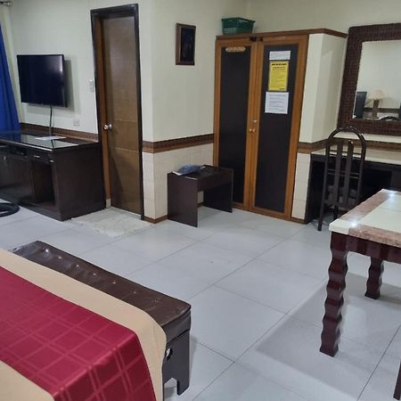 Clark Angeles Tiger Hotel 外观 照片