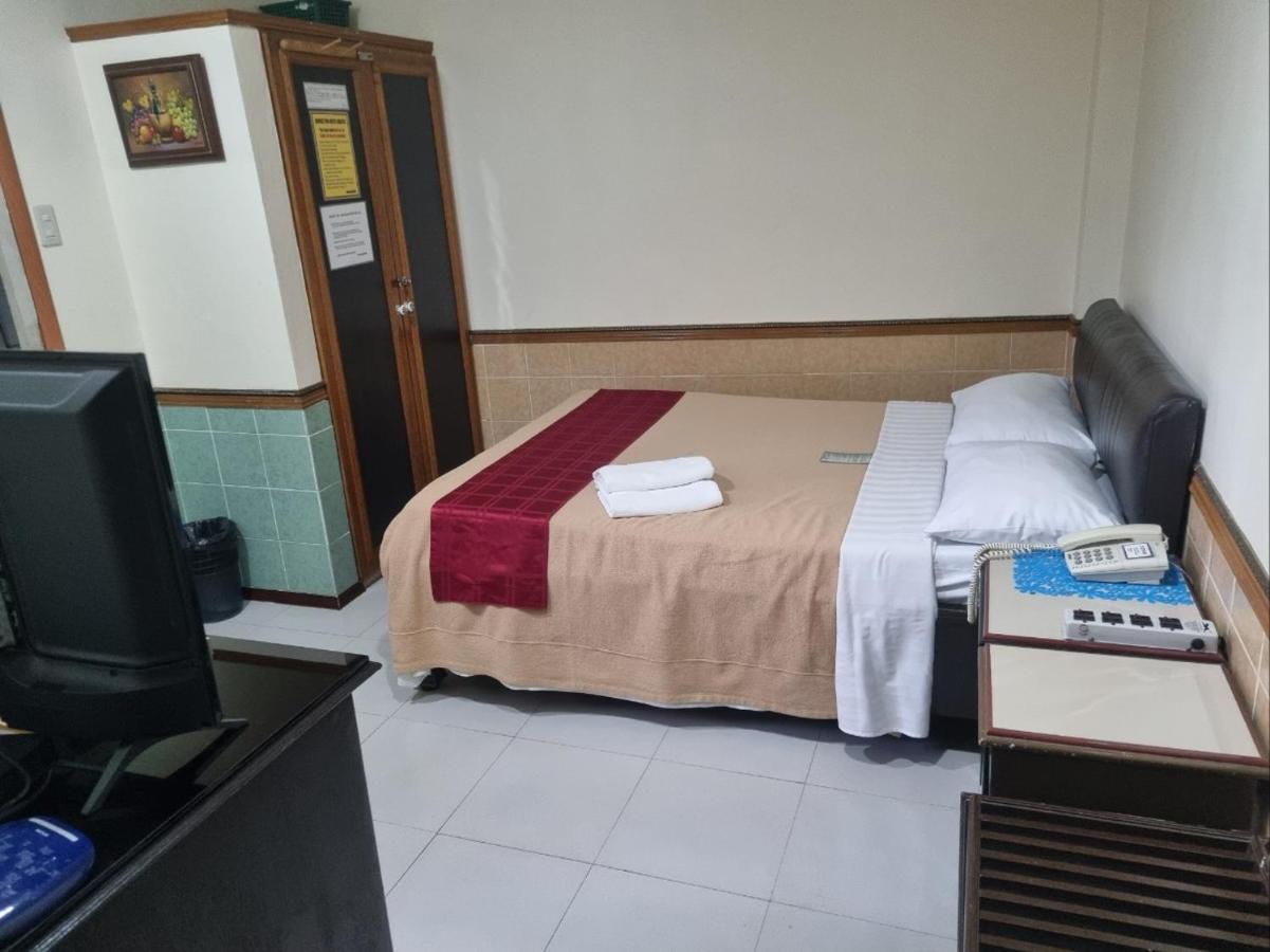 Clark Angeles Tiger Hotel 外观 照片