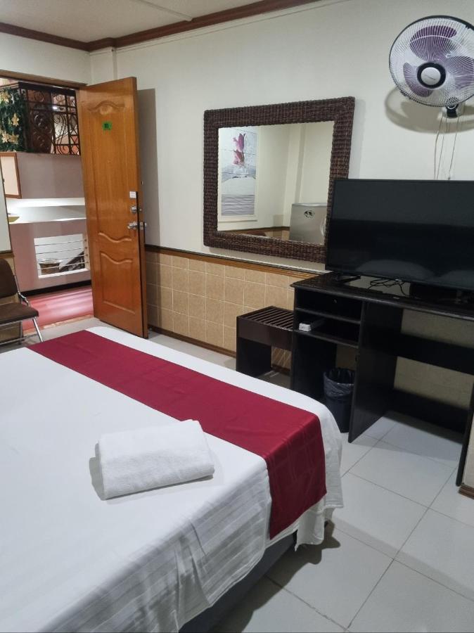 Clark Angeles Tiger Hotel 外观 照片