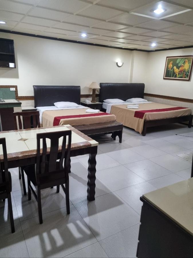 Clark Angeles Tiger Hotel 外观 照片